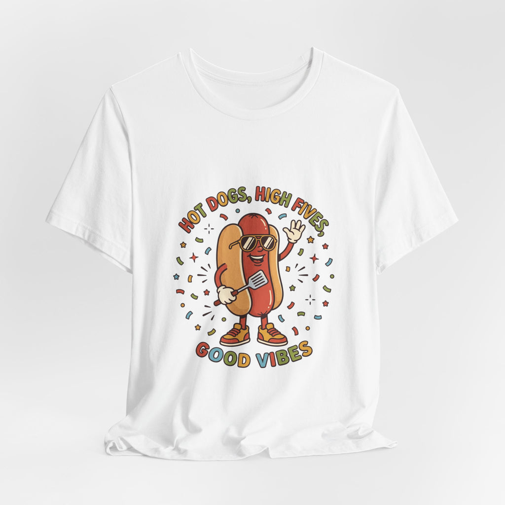Hot Dog High Fives T-Shirt | BBQ, 4. Juli, Patriotischer Retro-Grill-Humor