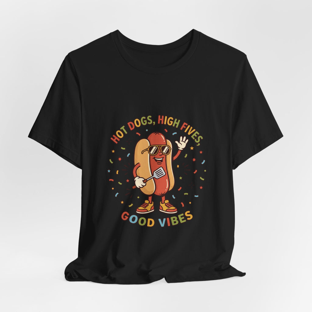 Hot Dog High Fives T-Shirt | BBQ, 4. Juli, Patriotischer Retro-Grill-Humor