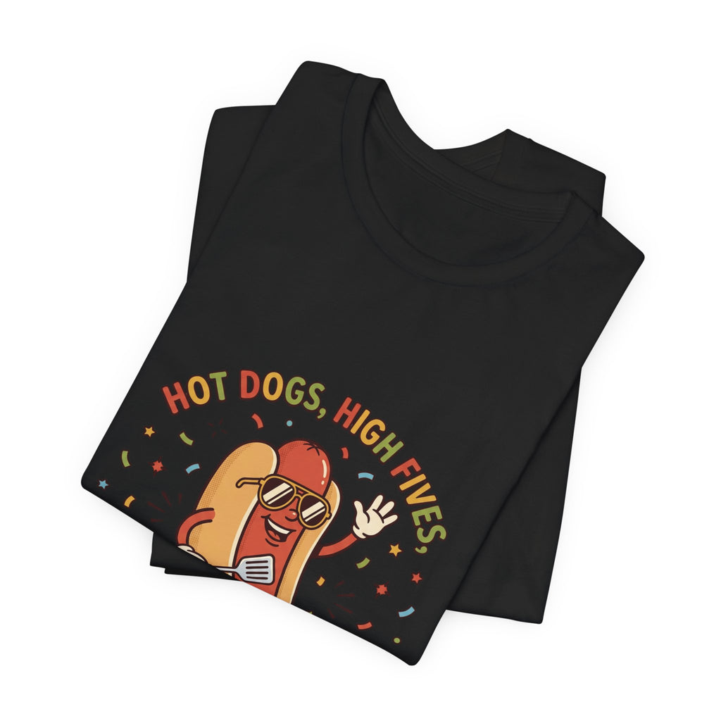 Hot Dog High Fives T-Shirt | BBQ, 4. Juli, Patriotischer Retro-Grill-Humor